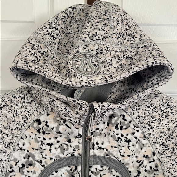 Lululemon Scuba Hoodie II - Picture 3 of 11